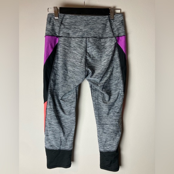Reebok Capris - Picture 5 of 5
